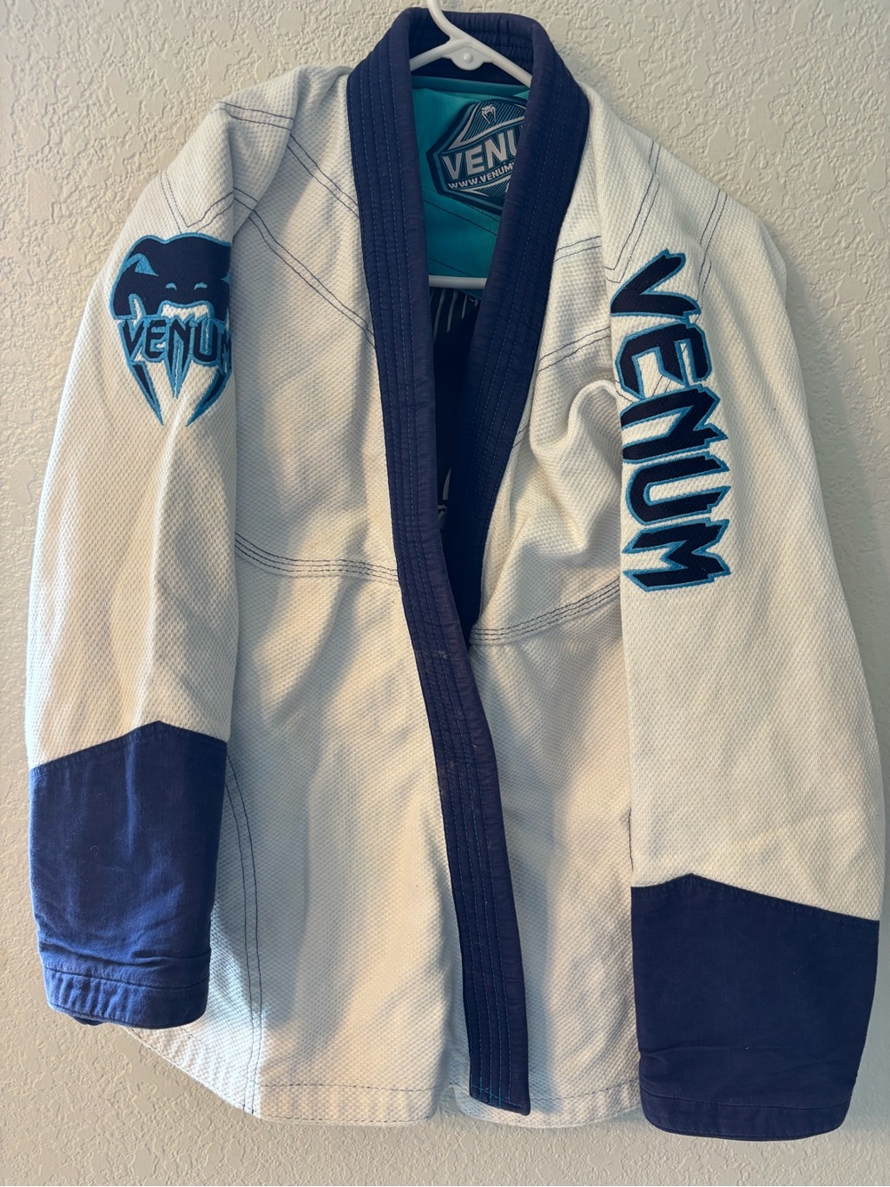 Venum Absolute Koi Limited Edition BJJ Gi Set - Size A275
